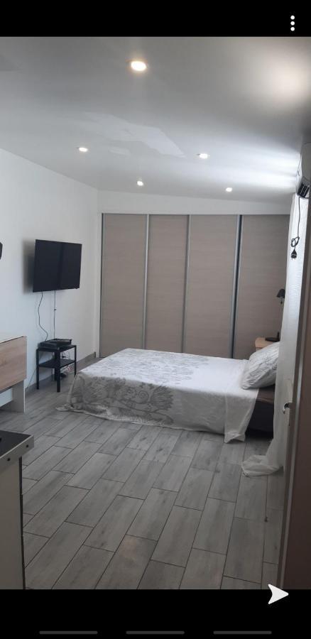 Hôtel LA nuit étoilée à Marseille Extérieur photo